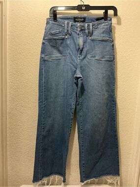 Social Threads Wide Straight-Leg Jeans in Light Blue Denim 1/25